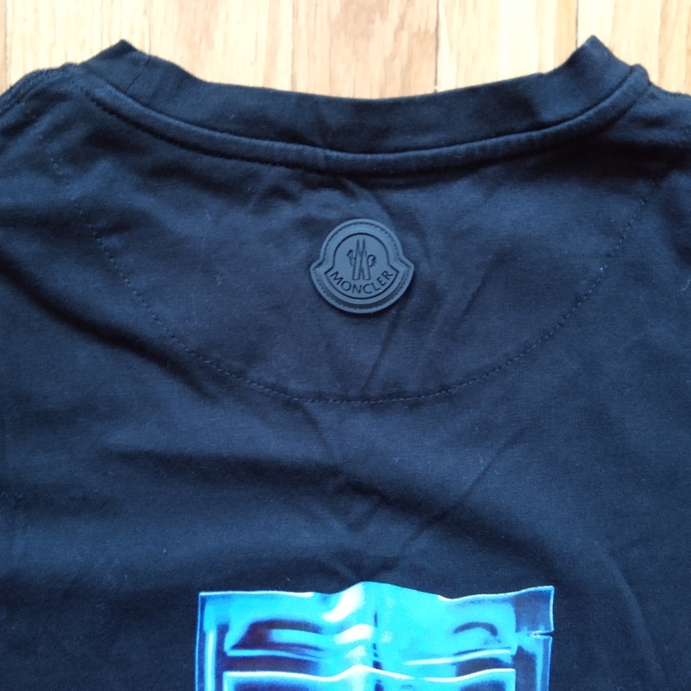 Moncler Men’s Moon Travel Graphic T-Shirt - Picture 11 of 11